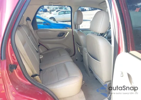 2005 Ford Escape Xlt z USA, uszkodzony, nr VIN 1FMYU03Z75KC44205